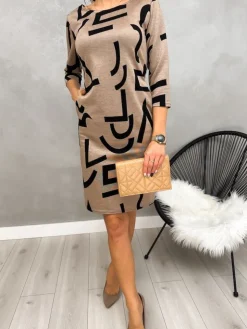 Beżowa Sukienka w Czarny Wzór 13207-296-A|Modna Kiecka Online