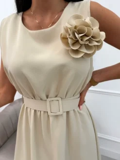 Beżowa Sukienka z Broszką i Paskiem 13878-284-A|Modna Kiecka Fashion