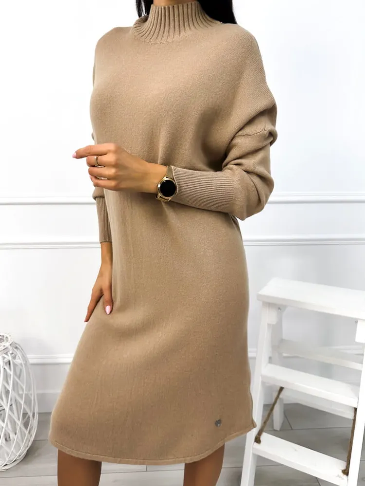 Beżowa Sweterkowa Sukienka Oversize z Półgolfem 12910-111-A|Modna Kiecka Hot