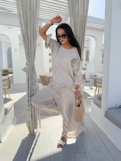 Beżowy Komplet Oversize Bluzka z Ozdobą + Spodnie 13904-423-A|Modna Kiecka Online