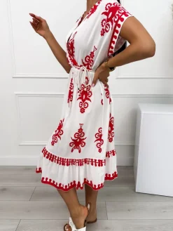 Biała Sukienka w Czerwony Wzór z Paseczkiem 12553-509-A|Modna Kiecka Fashion