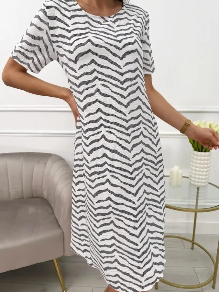 Biała Sukienka ze Wzorem 13713-122-B|Modna Kiecka Outlet