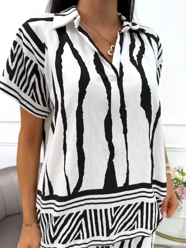 Biało-Czarna Bluzka z Kołnierzykiem i Dekoltem V 14078-508-B|Modna Kiecka Fashion