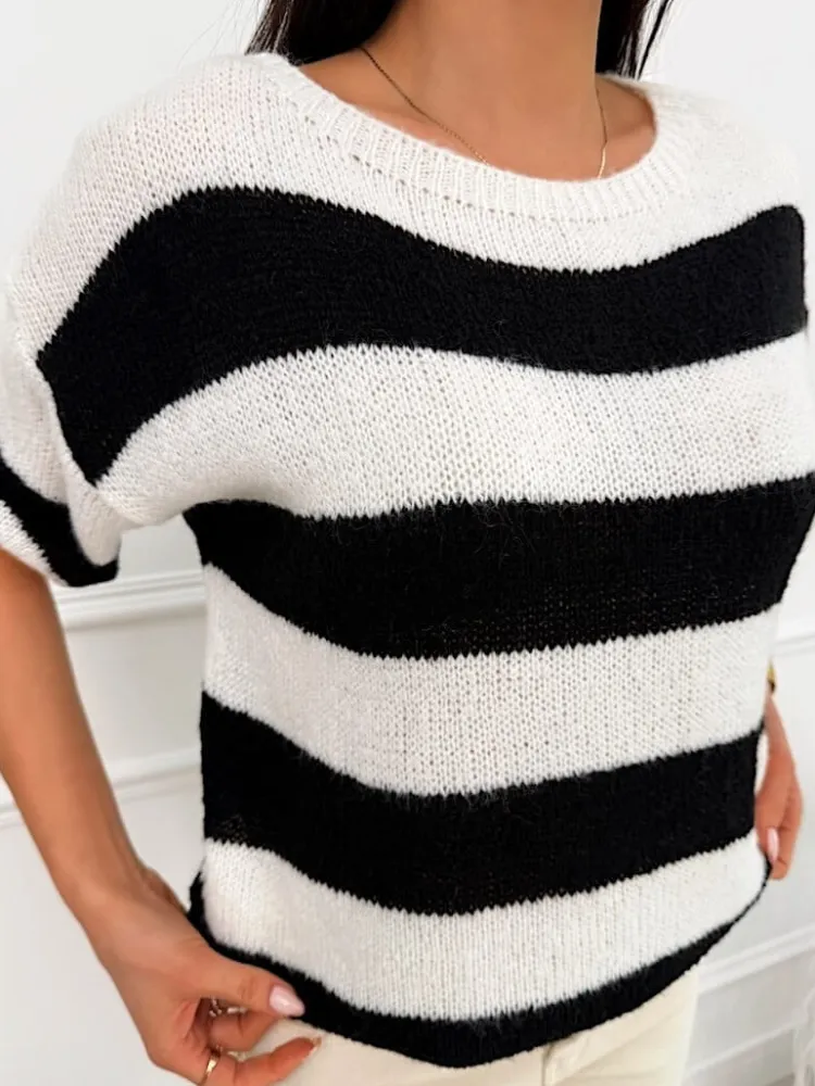 Biało-Czarny Sweterek w Pasy 13507-14-A|Modna Kiecka Discount