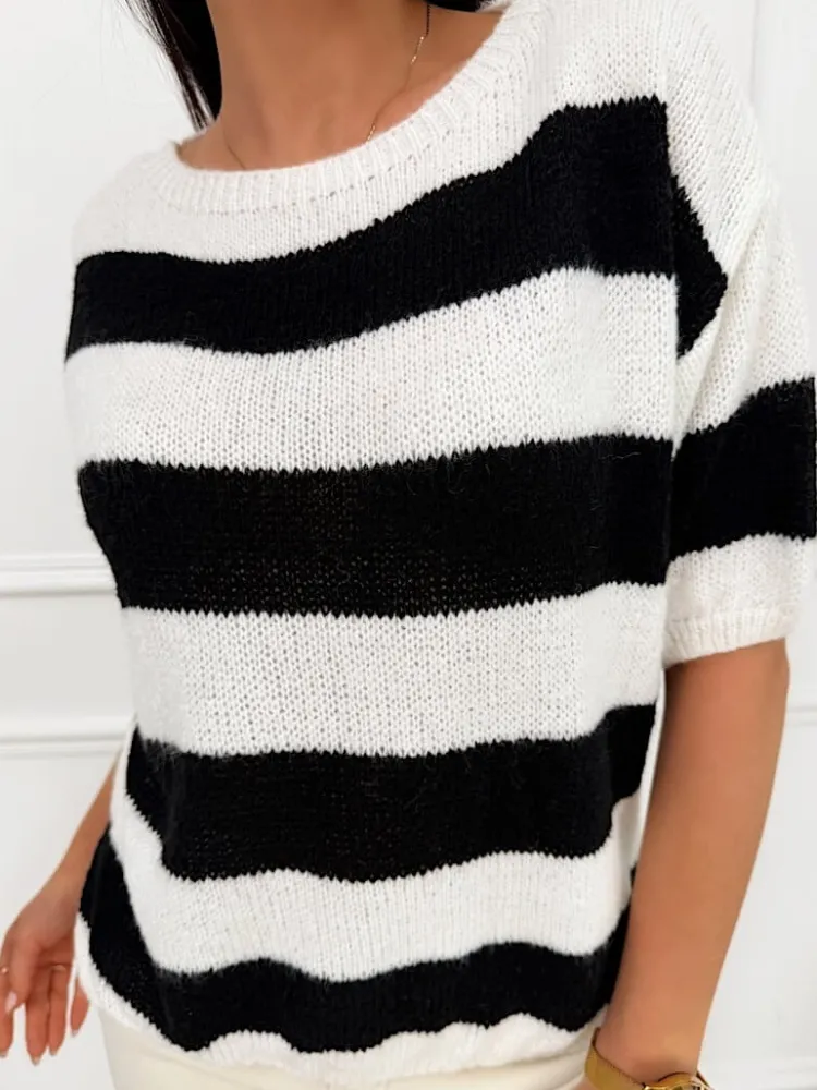 Biało-Czarny Sweterek w Pasy 13507-14-A|Modna Kiecka Discount