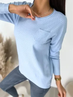 Błękitny Sweterek z Ozdobną Kieszonką 9540-521-B|Modna Kiecka Outlet
