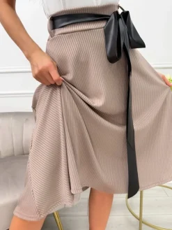 Brązowa Prążkowana Spódnica 13601-24-D|Modna Kiecka Fashion