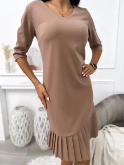 Brązowa Sukienka z Plisowaną Falbanką 11390-416-I|Modna Kiecka Fashion