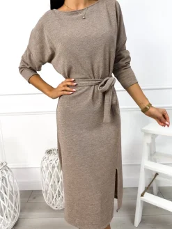 Brązowa Sweterkowa Sukienka z Rozporkiem i Paskiem 12837-507-E|Modna Kiecka Fashion