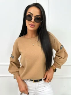 Brązowy Sweterek z Ozdobnym Rękawem 13443-199-C|Modna Kiecka Outlet