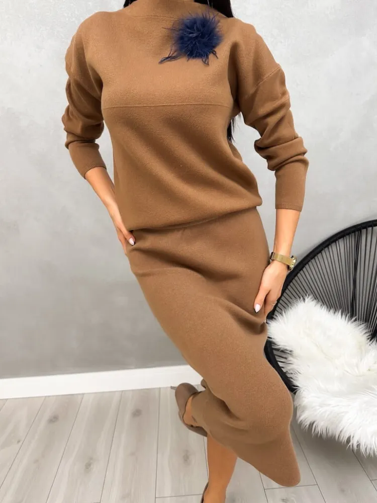 Brązowy Sweterkowy Komplet z Ozdobną Broszką 13204-513-C|Modna Kiecka Fashion