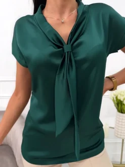 Ciemnozielona Bluzka z Ozdobnym Dekoltem 13647-62-B|Modna Kiecka Discount