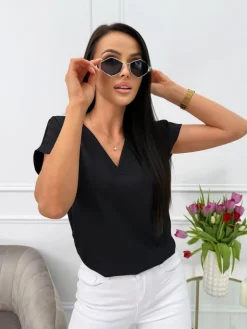 Czarna Bluzeczka z Dekoltem V 11455-351-B|Modna Kiecka Fashion