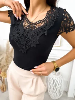 Czarna Bluzeczka z Haftem 11685-139-D|Modna Kiecka Fashion