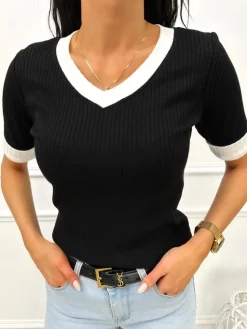 Czarna Prążkowana Bluzka z Dekoltem V 13453-30-A|Modna Kiecka Fashion