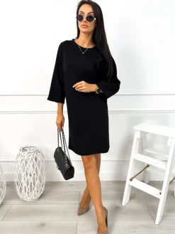 Czarna Sukienka Oversize z Ozdobną Różą 12818-358-C|Modna Kiecka Outlet