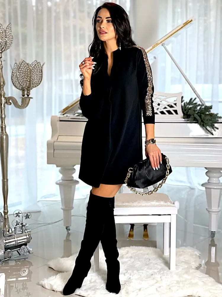 Czarna Sukienka z Cekinowym Lampasem 6832-506-B|Modna Kiecka Outlet