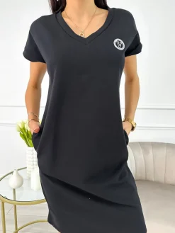 Czarna Sukienka z Naszywką 9964-354-B|Modna Kiecka Clearance