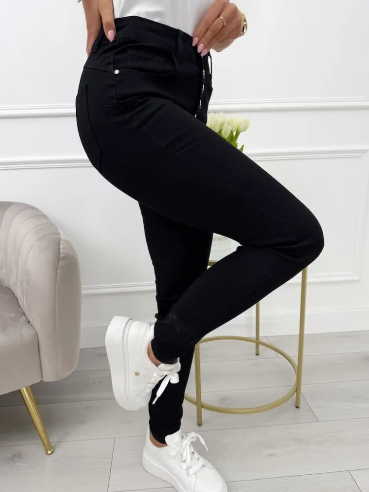 Czarne Spodnie z Ozdobnymi Guzikami 13656-325-Q|Modna Kiecka Outlet