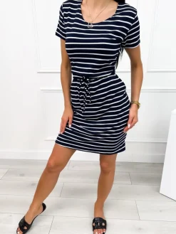 Granatowa Sukienka w Białe Paski z Kieszeniami 12479-316-B|Modna Kiecka Outlet