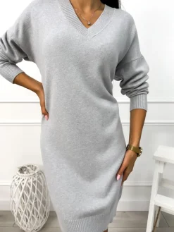 Jasnoszara Sweterkowa Sukienka z Dekoltem V 12953-268-E|Modna Kiecka Hot