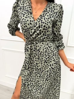 Khaki Sukienka w Cętki z Rozcięciem 13461-421-C|Modna Kiecka Fashion