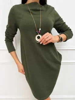 Khaki Sukienka z Kieszeniami i Ozdobnym Wisiorkiem 13245-210-C|Modna Kiecka Online