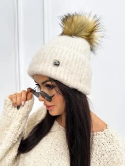 Kremowa Czapka z Pomponem 13300-334-D|Modna Kiecka Fashion