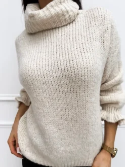 Kremowy Sweterek z Golfem i Ozdobnym Rękawem 13345-160-E|Modna Kiecka Fashion