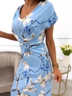 Niebieska Sukienka w Kwiaty z Dekoltem V 13796-185-C|Modna Kiecka Best