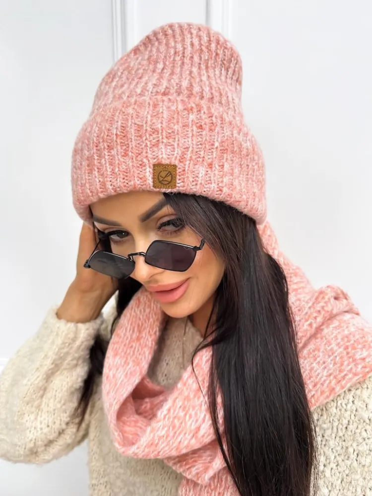 Pudrowy Komplet Czapka + Szalik 13303-334-G|Modna Kiecka Fashion