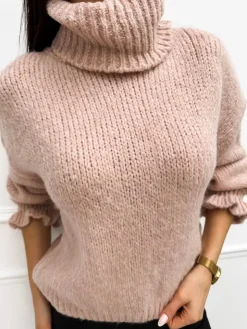 Pudrowy Sweterek z Golfem i Ozdobnym Rękawem 13345-160-F|Modna Kiecka Fashion