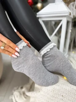 Szare Skarpety z Koronkową Falbanką 13328-334-B|Modna Kiecka Hot