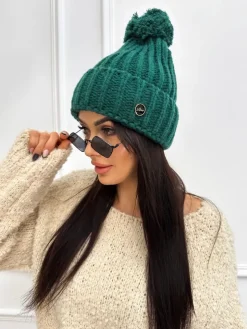 Zielona Czapka z Pomponem 13301-334-J|Modna Kiecka Clearance